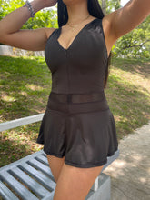 Cargar imagen en el visor de la galería, Enterizo Falda Malla Negro