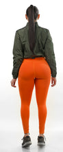 Cargar imagen en el visor de la galería, Legging Naranja Intense con Bolsillo