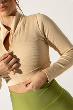 Cargar imagen en el visor de la galería, Top Rib Manga Larga Beige