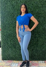 Cargar imagen en el visor de la galería, Blusa nudo gel