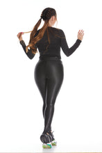 Cargar imagen en el visor de la galería, Leggings Metalizado Negro con Zipper Cruzado