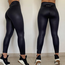 Cargar imagen en el visor de la galería, Leggings Metalizado talle Alto Negro