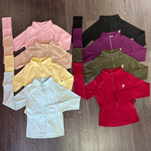 Cargar imagen en el visor de la galería, Chaqueta Dryfit Con Bolsillo Beige
